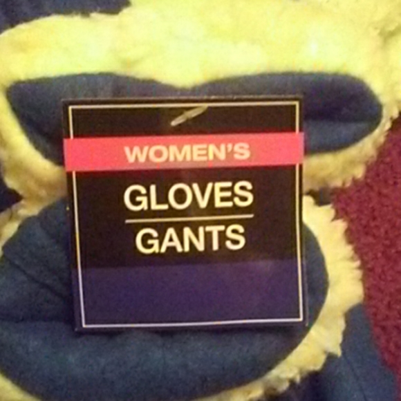 Hat & gloves NWT - Picture 2 of 4